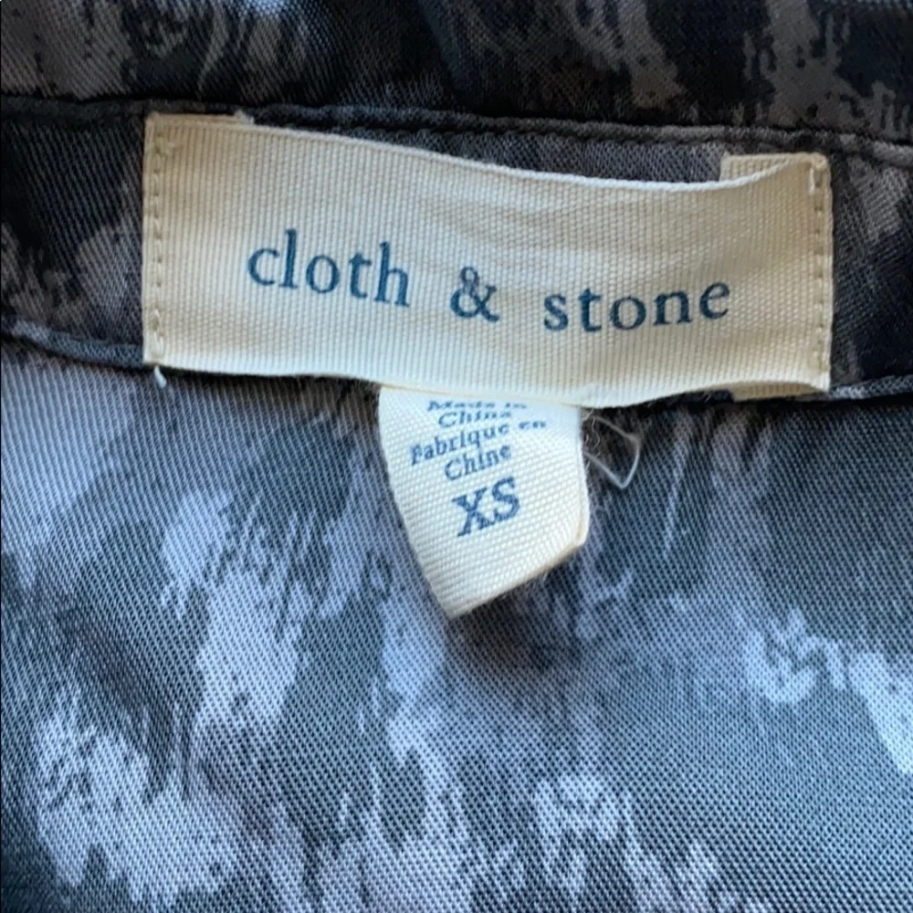 Cloth & Stone Patterned Blouse Size XS